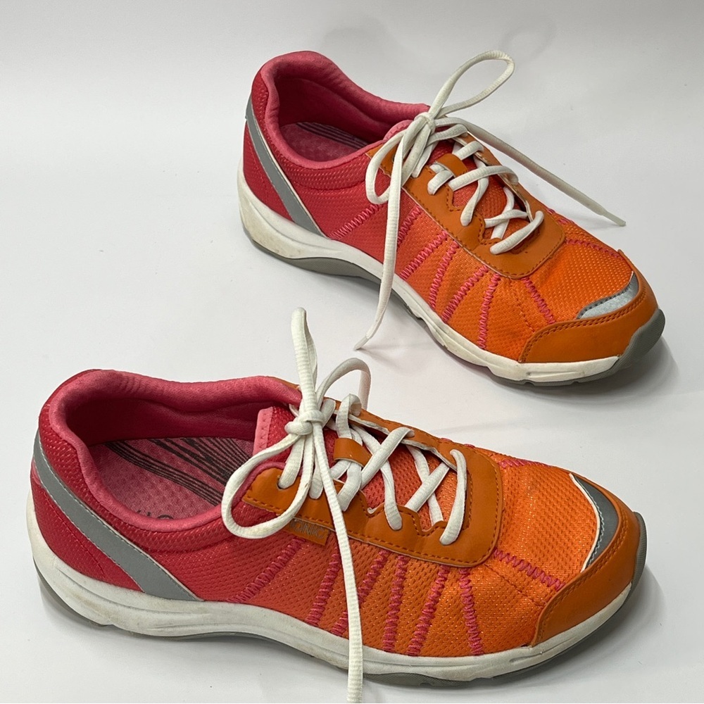 Vionic Women’s Size 6 Orange Fuschia Lace up Sneaker